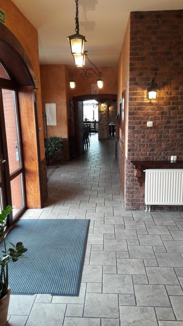Zajazd Bachus Dąbrowa Górnicza Extérieur photo