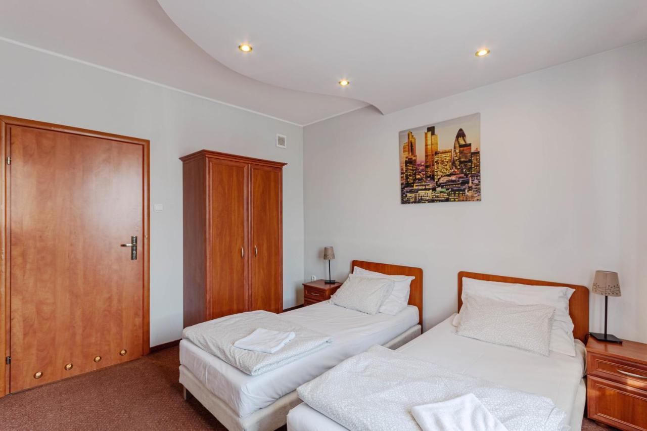 Zajazd Bachus Dąbrowa Górnicza Extérieur photo