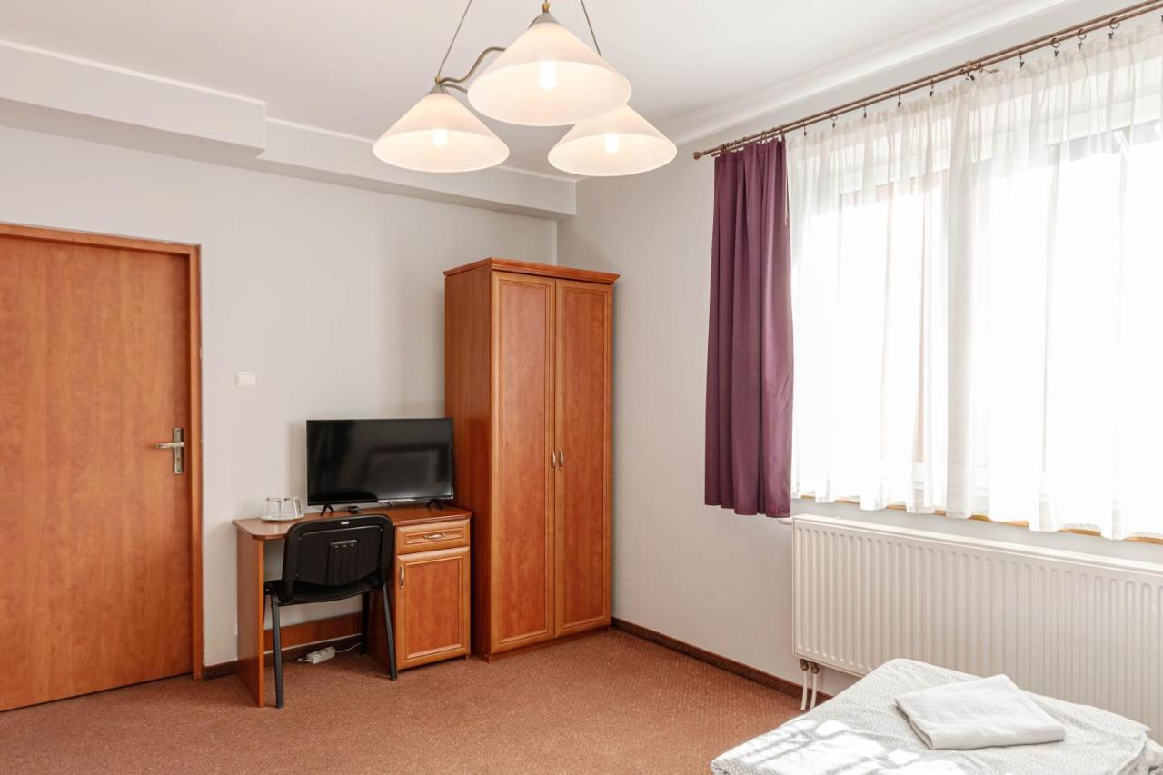 Zajazd Bachus Dąbrowa Górnicza Extérieur photo