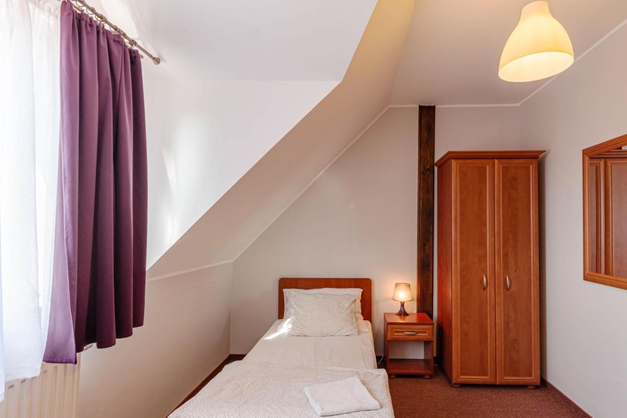 Zajazd Bachus Dąbrowa Górnicza Extérieur photo