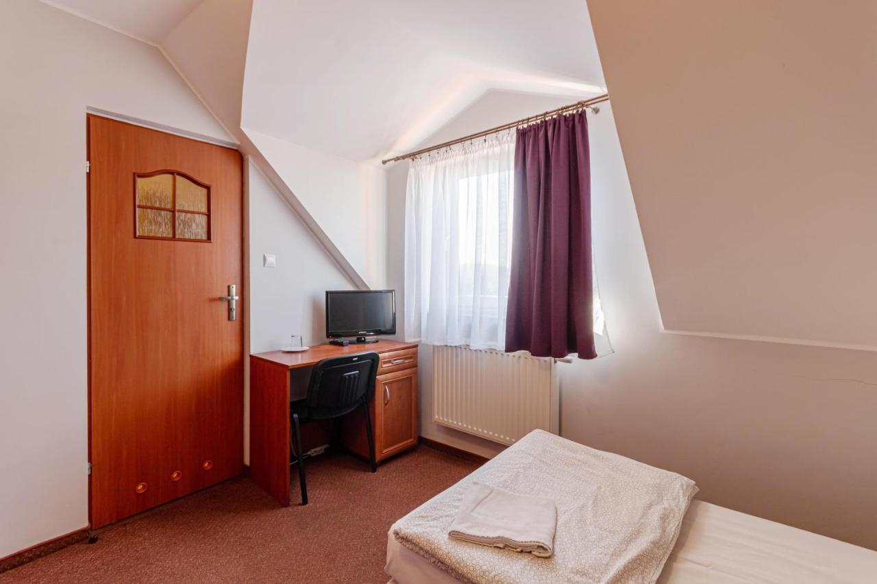 Zajazd Bachus Dąbrowa Górnicza Extérieur photo