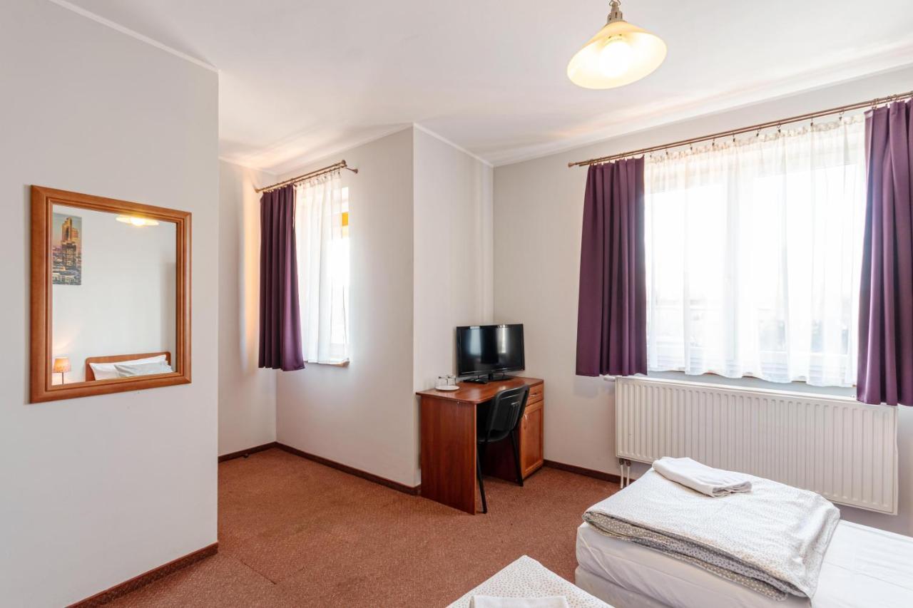 Zajazd Bachus Dąbrowa Górnicza Extérieur photo