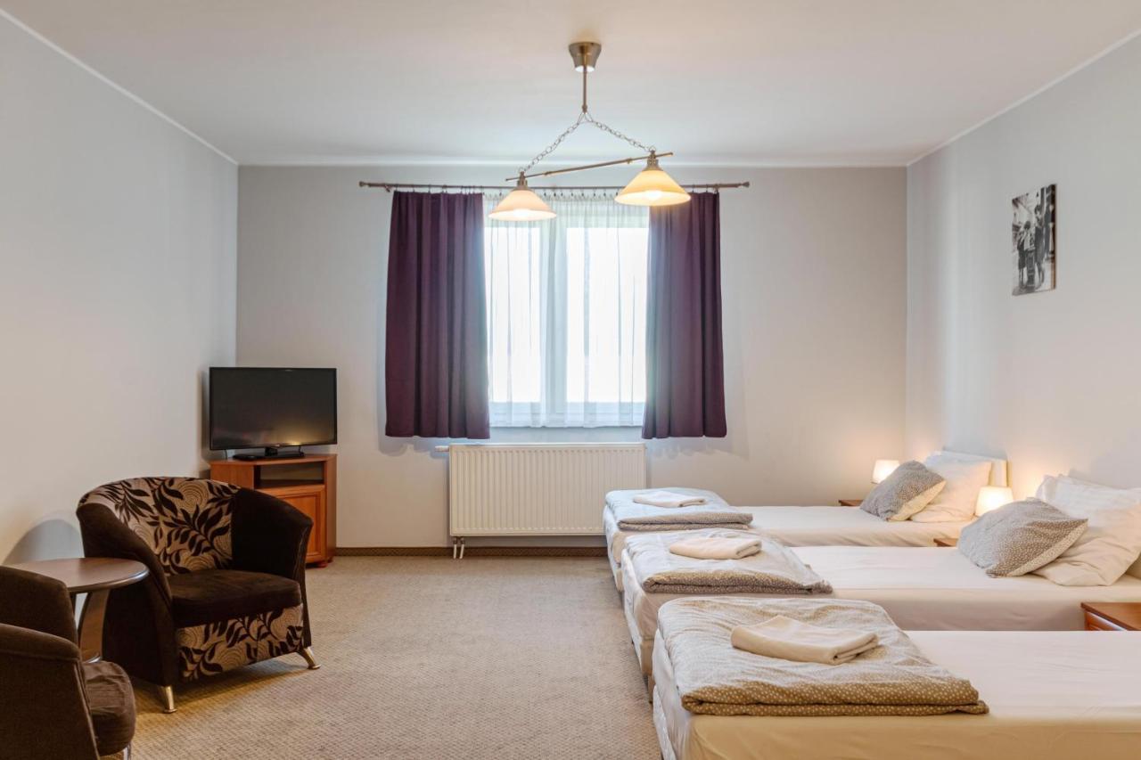 Zajazd Bachus Dąbrowa Górnicza Extérieur photo